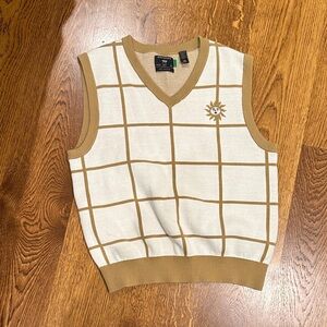 Dockers V-Neck Sweater Vest in Cream and Tan